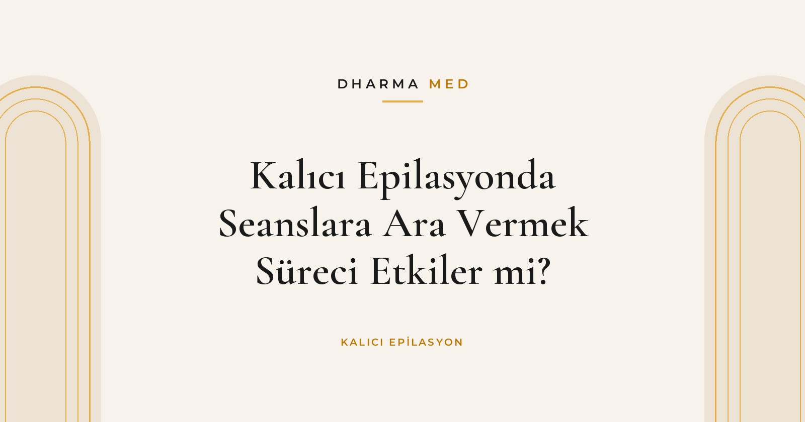 Kalıcı epilasyon seanslarına verilen aradan sonra yeni takvim planlayan kadın